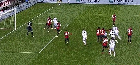 爱游戏体育-【意甲】C罗32分钟完美帽子戏法 尤文图斯3比1客胜